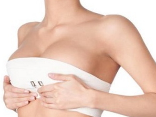 隆胸如何选择医院 周口华美假体隆胸 改善女性平胸的烦恼