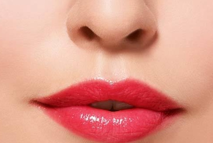 纹唇可以有哪些好处 <font color=red>杭州同欣整形</font>医院纹唇效果能保持多久